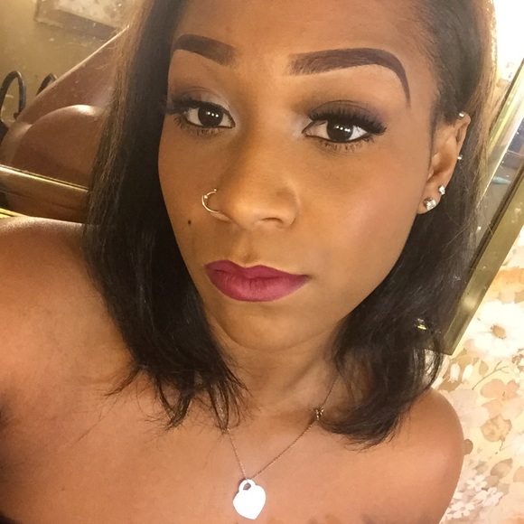 Meet your Posher, Amber - Picture 1 of 1