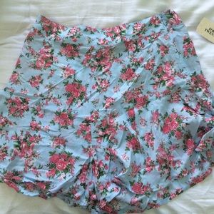 SALE: floral flowy shorts