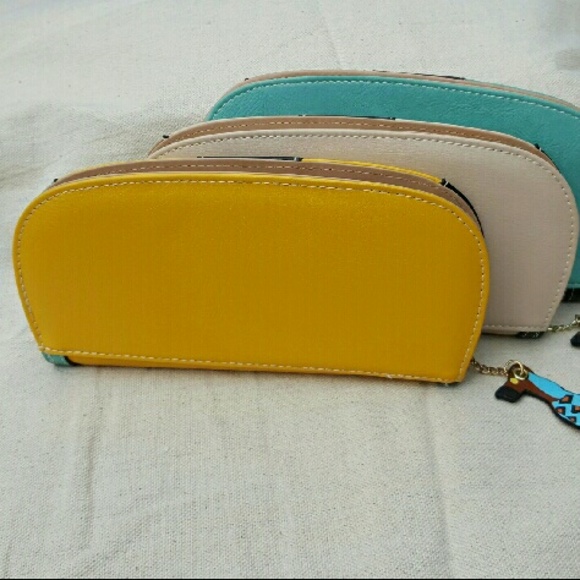 🚫S O L D IN BUNDLE🚫  Puppy Dog Wallet. - Picture 2 of 4