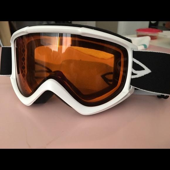 white frame pain ball - Picture 1 of 4
