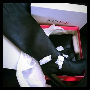 Black heeled boots