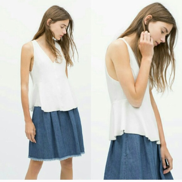🚫SOLD🚫🆕 Zara Plunging V Textured Peplum