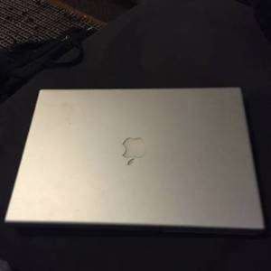 Apple MacBook Pro - 17 INCH