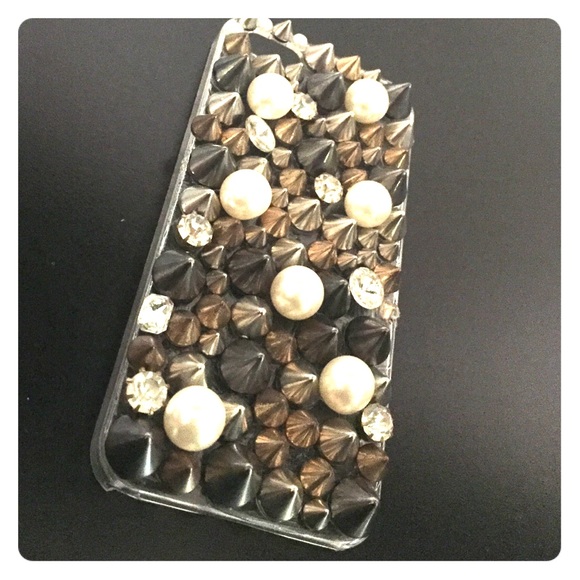 Rue21 Accessories - iPhone 5 studded case
