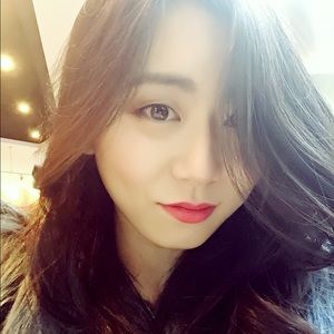 Meet your Posher, Yiyi