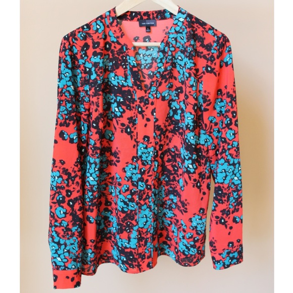 NWOT Scarlet / Black / Teal Logan Top