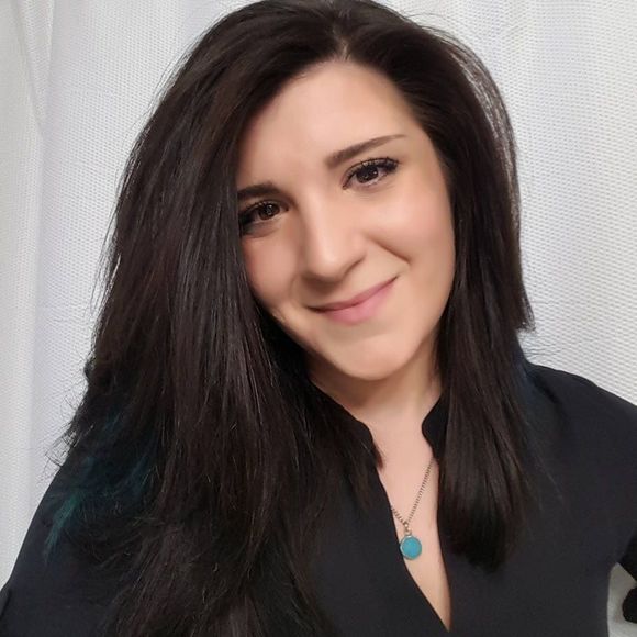 Meet your Posher, Calina