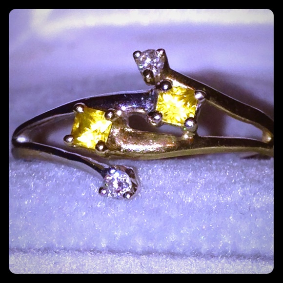 10K Solid Gold  Sunshine Yellow Princess Sapphires