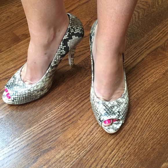 ELAINE TURNER PEEP TOE HIGH HEELS - Picture 4 of 4