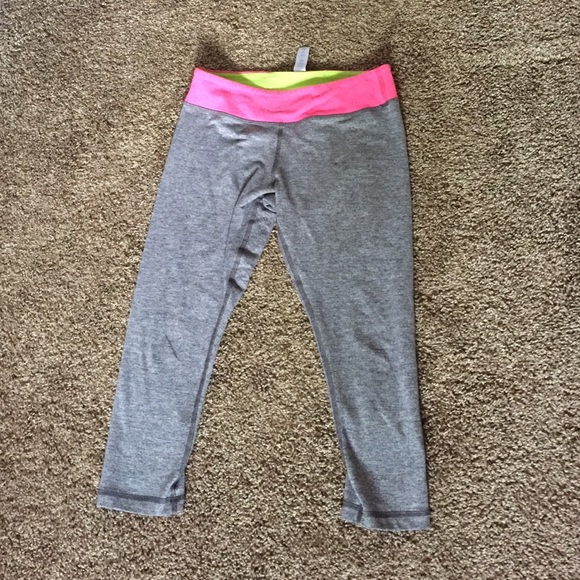 ivviva reversible gray crop