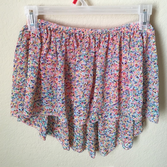 Trap less floral crop top