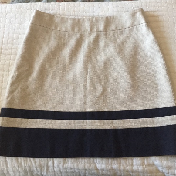 LOFT Dresses & Skirts - Cream skirt with navy trim
