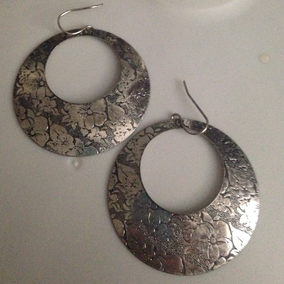 Silver earrings- super lightweight
