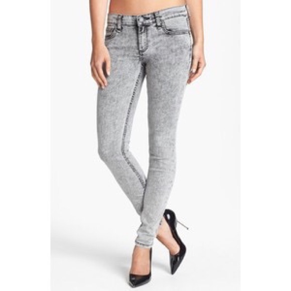 Celebrity Pink skinny acid wash jeans size 9