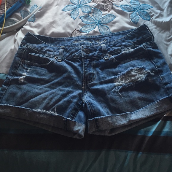 American eagle cuffed shorts
