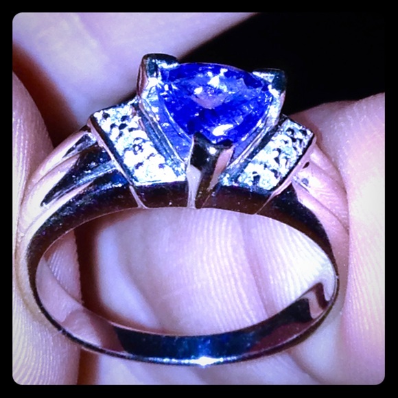 18K 100% Solid White Gold Tanzanite&Dia Ring