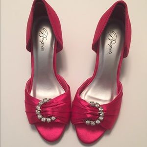 NWB Pretty in Pink Shoes