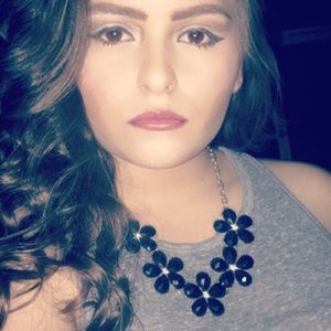 Meet your Posher, Dania