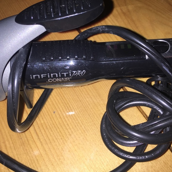 Medium barrel curling iron