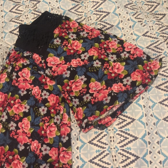 Flower top - Picture 3 of 3