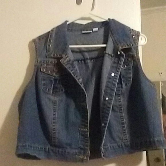 Vest - Picture 1 of 1