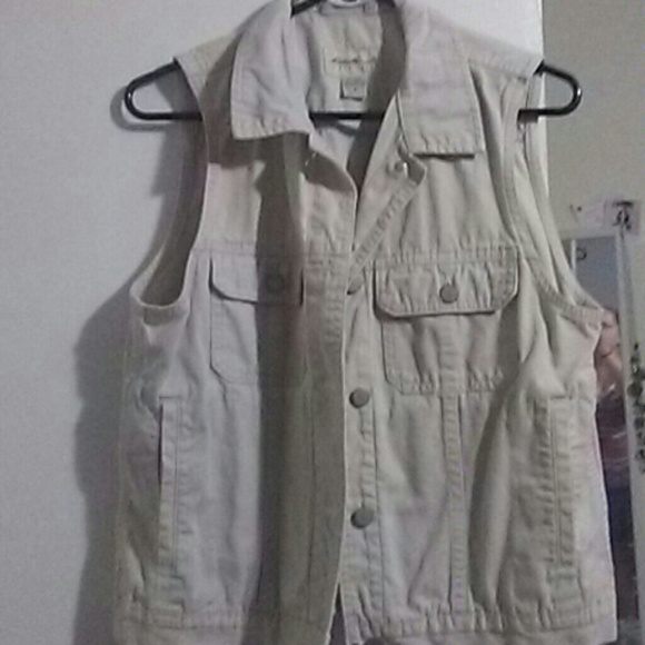 Button down vest - Picture 1 of 1