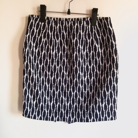 Loft-patterns skirts - Picture 2 of 3