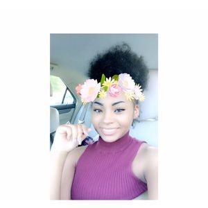 Meet your Posher, Raeleah