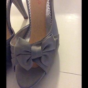 Maribelle by David's Bridal Make offer!! Silver