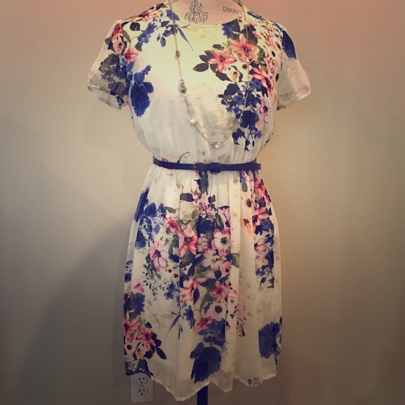 Gorgeous Spring Dress with belt