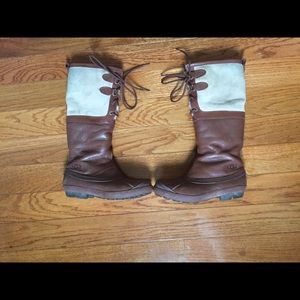 LAST REDUCTION: UGG size 6.5 beautiful boot