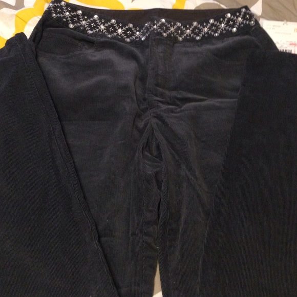 Liz Claiborne final markdown 👠👗👙👖