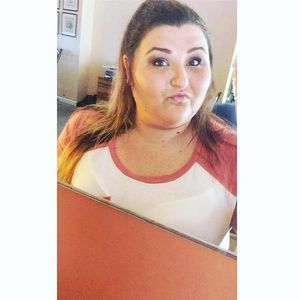 Meet your Posher, Desiree