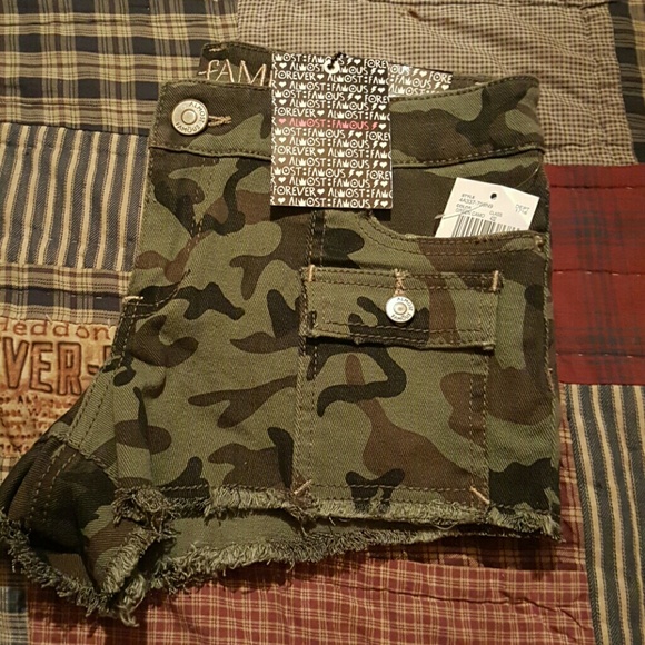 **SOLD** ALMOST FAMOUS CAMO SHORTS (NWTS) - Picture 4 of 4