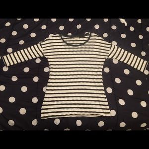 Light 3/4 sleeve striped sweater
