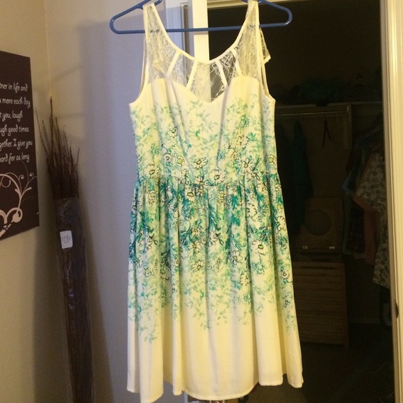 LC Lauren Conrad dress size Medium