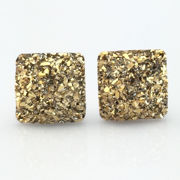 thejeweladdict Jewelry - 3 for 15🎀 flat gold Druzy style square studs