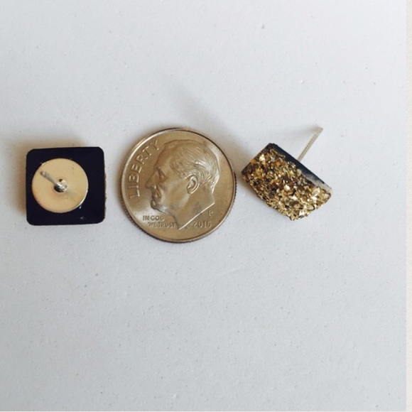 3 for 15🎀 flat gold Druzy style square studs - Picture 4 of 5