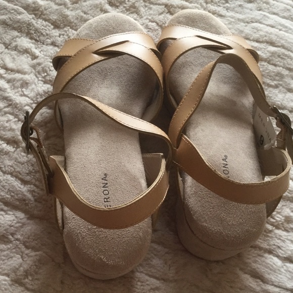 Tan Wedge NEW - Picture 4 of 4