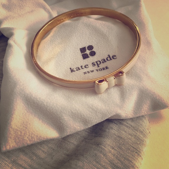Kate Spade || Bow bangle