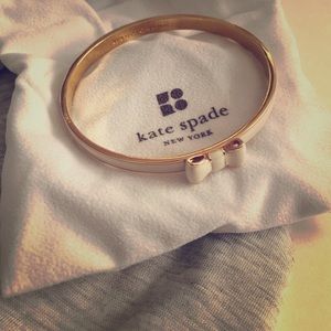 Kate Spade || Bow bangle