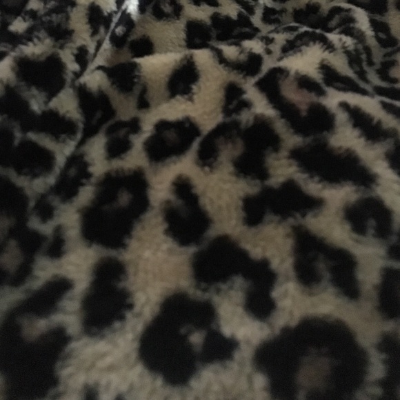 Meet your Posher, Llf - Picture 1 of 1