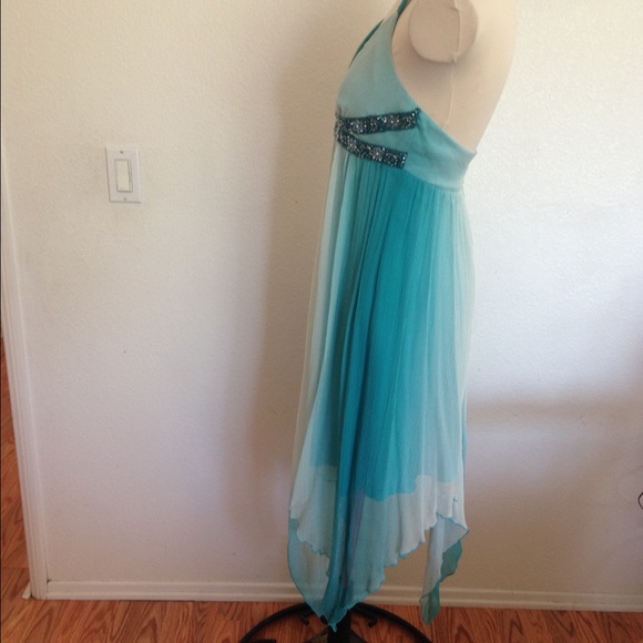 Blue color dress . - Picture 3 of 4