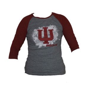 IU quarter sleeve top