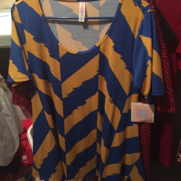 BNWT M perfect tee LuLaRoe