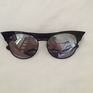 Quay black sunglasses