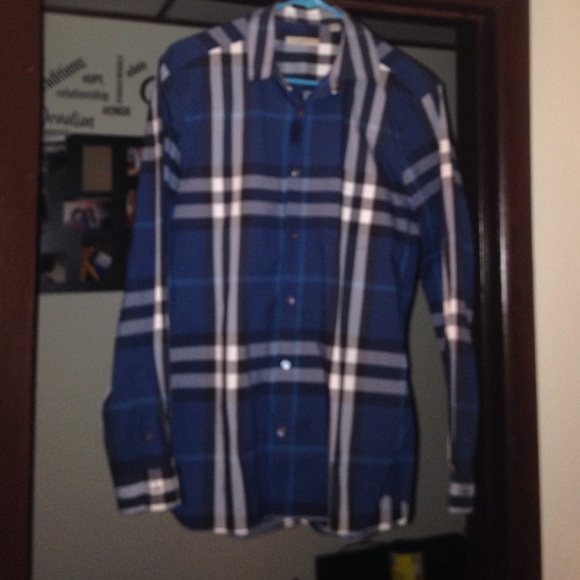 MENS MEDIUM BURBERRY SHIRT