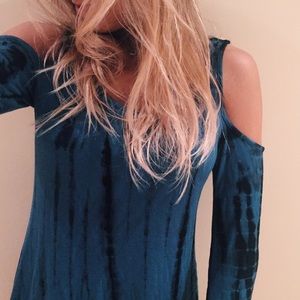 Tie-dye open shoulder tunic
