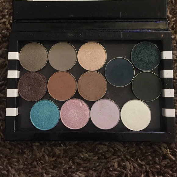 Make up geek shadow.