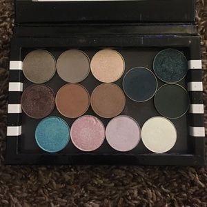 Make up geek shadow.